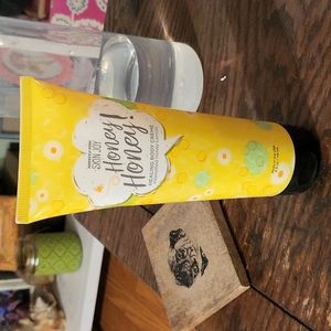 Perfectly  posh Honey honey healing body creme